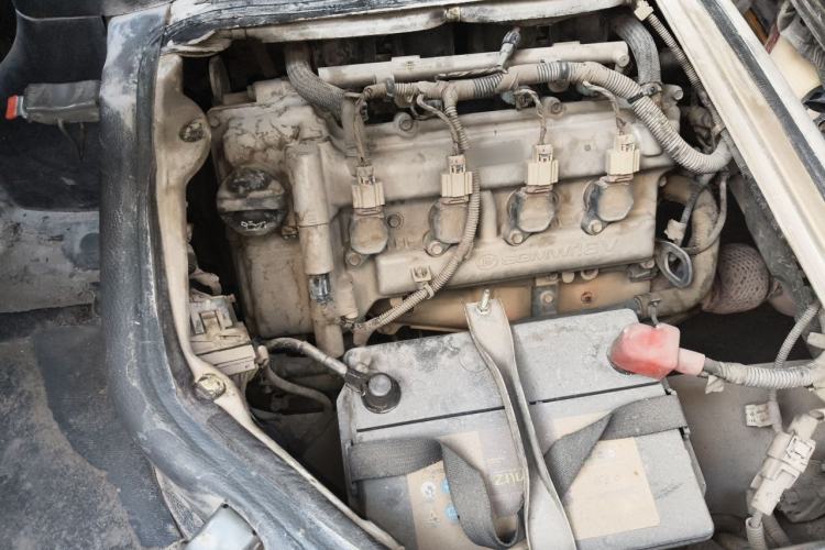 Used Wuling Rongguang 2012 1.5L Extended Basic Version Engine Bay Right