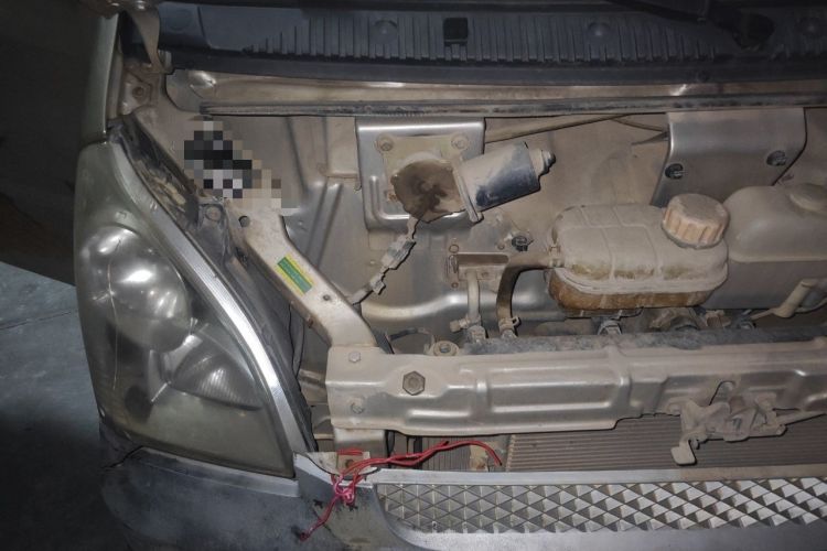 Used Wuling Rongguang 2012 1.5L Extended Basic Version Engine Bay Right