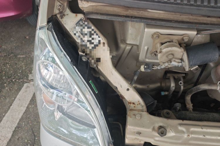 Used Wuling Rongguang 2012 1.5L Extended Basic Version Engine Bay Right