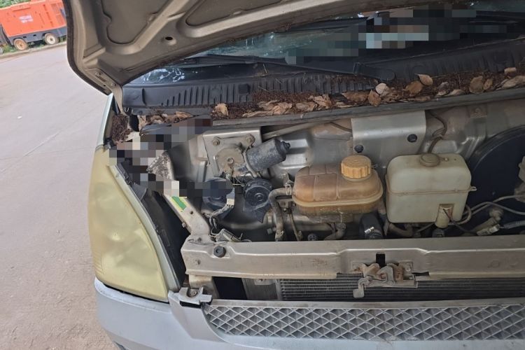 Used Wuling Rongguang 2012 1.5L Extended Basic Version Engine Bay Right