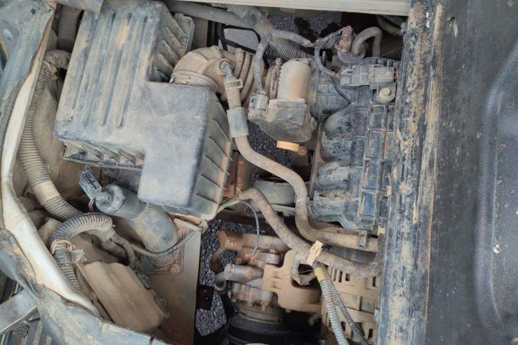 Used Wuling Rongguang 2012 1.5L Extended Basic Version Engine Bay Right