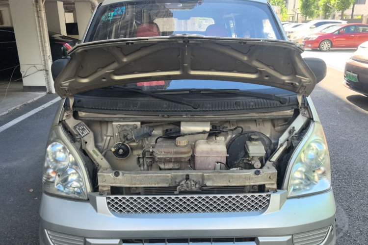 Used Wuling Rongguang 2012 1.5L Extended Standard Version Engine Bay