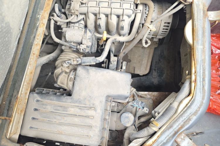 Used Wuling Rongguang 2012 1.5L Extended Basic Version Engine Bay