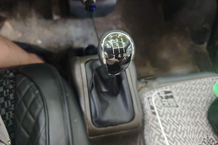 Used Wuling Rongguang 2012 1.5L Extended Basic Version Gear Lever