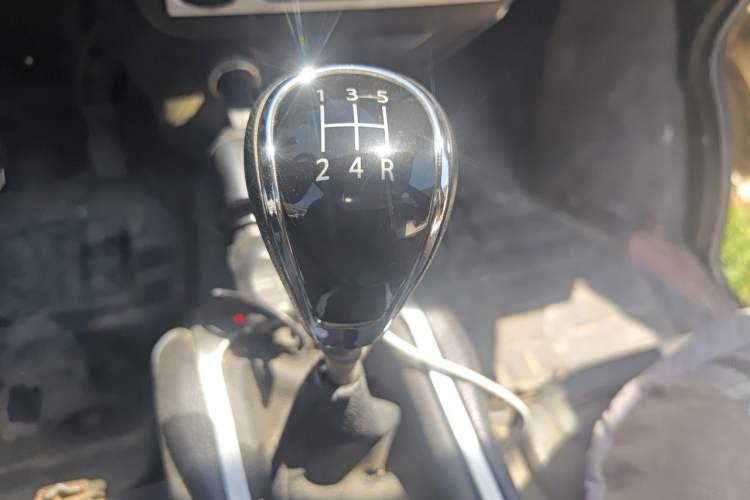 Used Wuling Rongguang 2012 1.5L Extended Basic Version Gear Lever