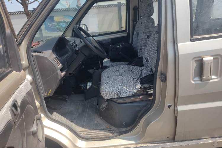 Used Wuling Rongguang 2012 1.5L Extended Basic Version Left Front Seat