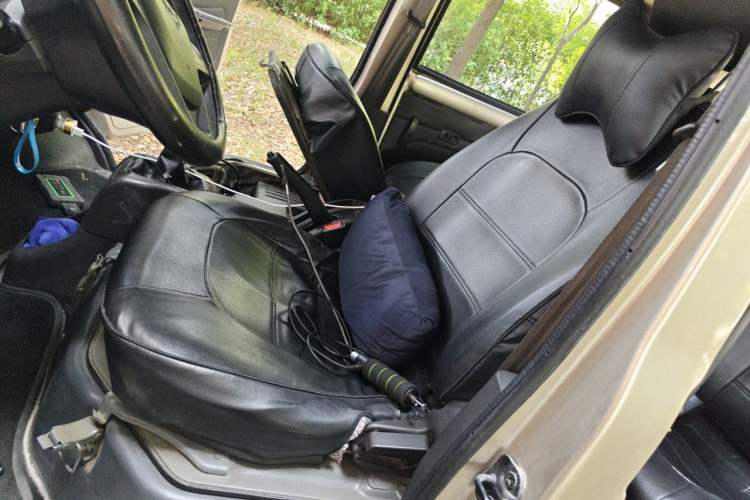 Used Wuling Rongguang 2012 1.5L Extended Basic Version Left Front Seat