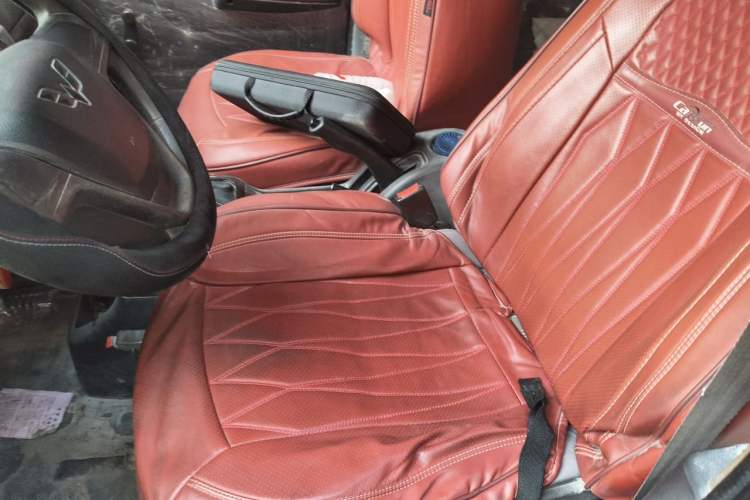 Used Wuling Rongguang 2012 1.5L Extended Basic Version Left Front Seat