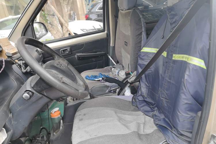 Used Wuling Rongguang 2012 1.5L Extended Basic Version Left Front Seat