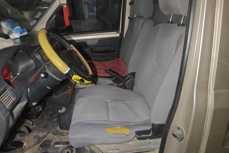 Used Wuling Rongguang 2012 1.5L Extended Basic Version Left Front Seat