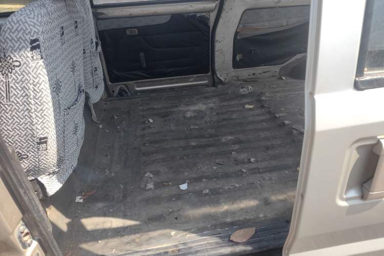Used Wuling Rongguang 2012 1.5L Extended Basic Version Left Rear Seat