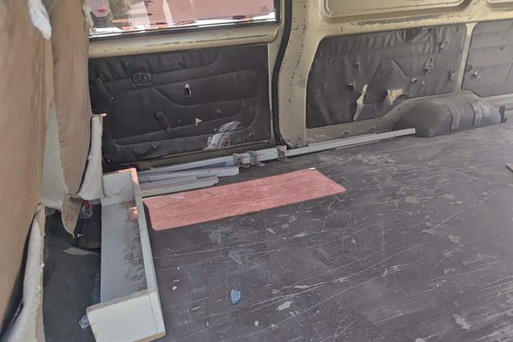 Used Wuling Rongguang 2012 1.5L Extended Basic Version Left Rear Seat