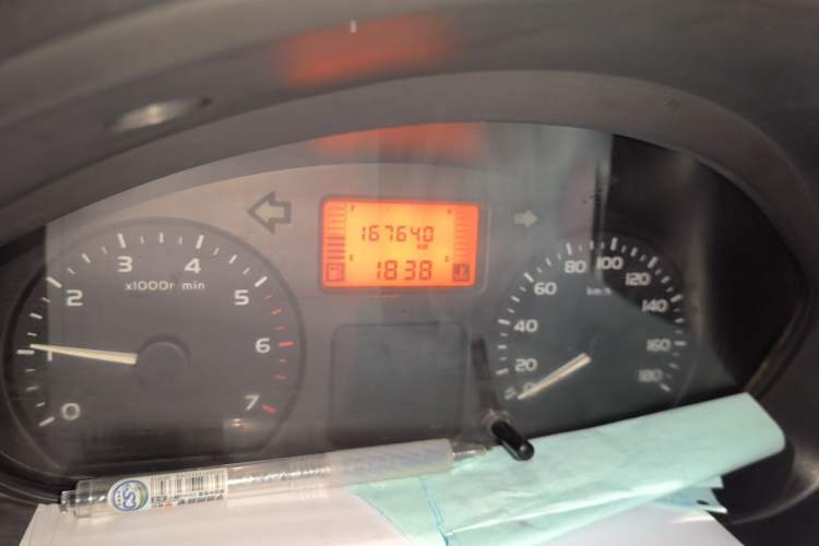 Used Wuling Rongguang 2012 1.2L Extended Basic Version LJY Odometer Close Up