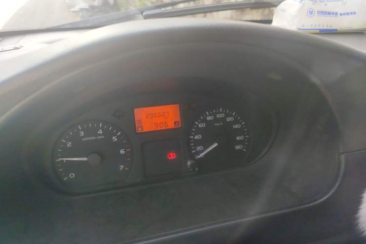 Used Wuling Rongguang 2012 1.2L Extended Basic Version LJY Odometer Close Up