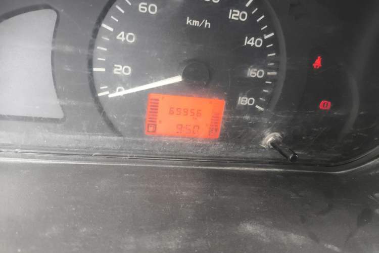 Used Wuling Rongguang 2012 1.5L Extended Basic Version Odometer Close Up