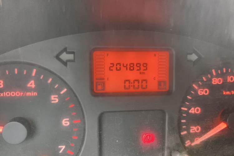 Used Wuling Rongguang 2012 1.5L Extended Basic Version Odometer Close Up