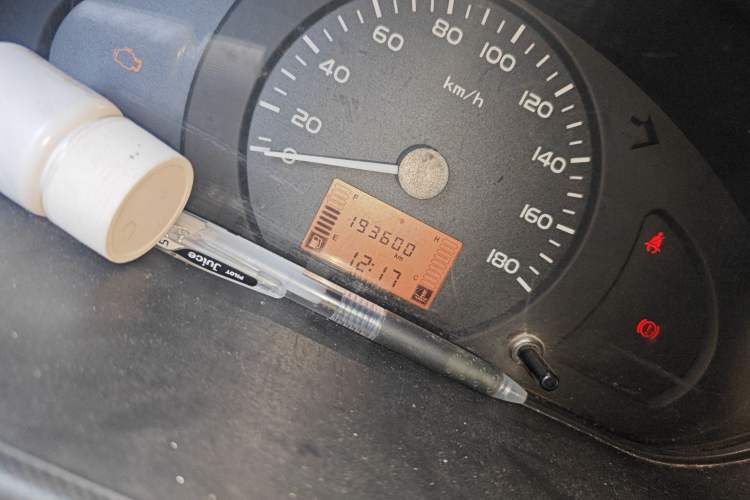 Used Wuling Rongguang 2012 1.5L Extended Basic Version Odometer Close Up