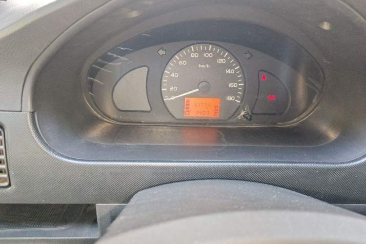 Used Wuling Rongguang 2012 1.5L Extended Basic Version Odometer Close Up