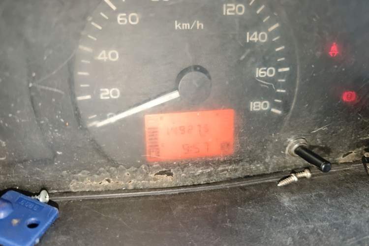 Used Wuling Rongguang 2012 1.5L Extended Basic Version Odometer Close Up