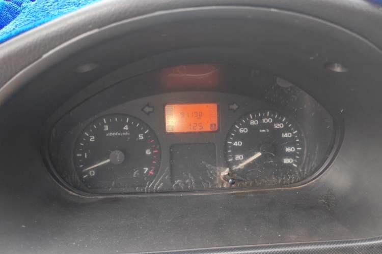 Used Wuling Rongguang 2012 1.2L Extended Basic Version LJY Odometer Close Up
