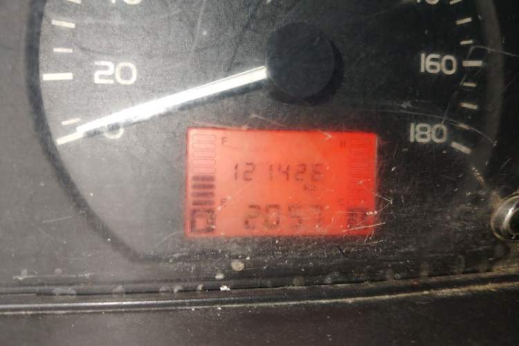 Used Wuling Rongguang 2012 1.5L Extended Basic Version Odometer Close Up