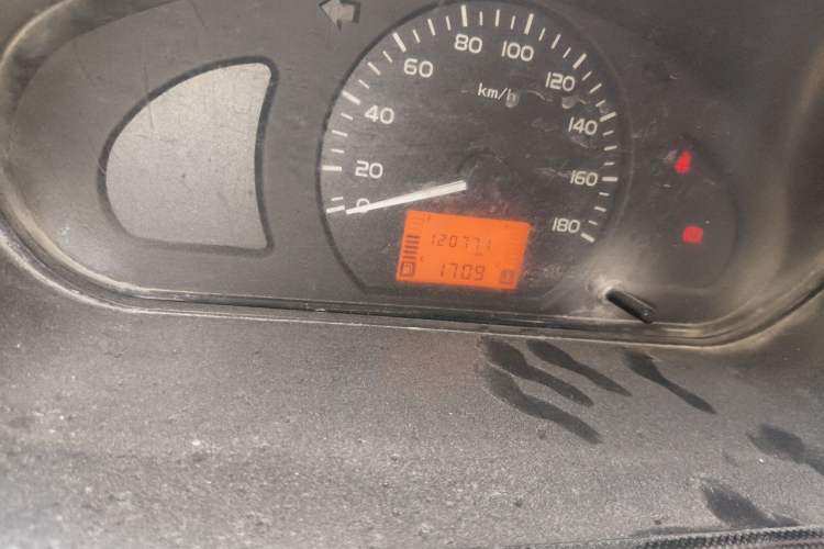 Used Wuling Rongguang 2012 1.5L Extended Basic Version Odometer Close Up