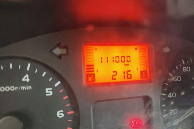 Used Wuling Rongguang 2012 1.5L Extended Basic Version Odometer Close Up