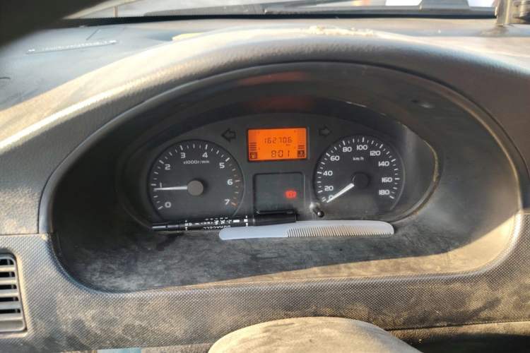Used Wuling Rongguang 2012 1.2L Extended Basic Version LJY Odometer Close Up