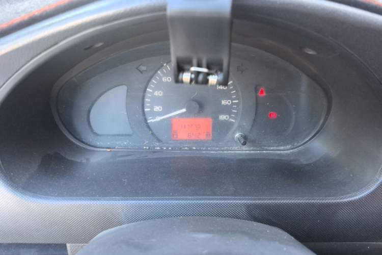 Used Wuling Rongguang 2012 1.5L Extended Standard Version Odometer Close Up