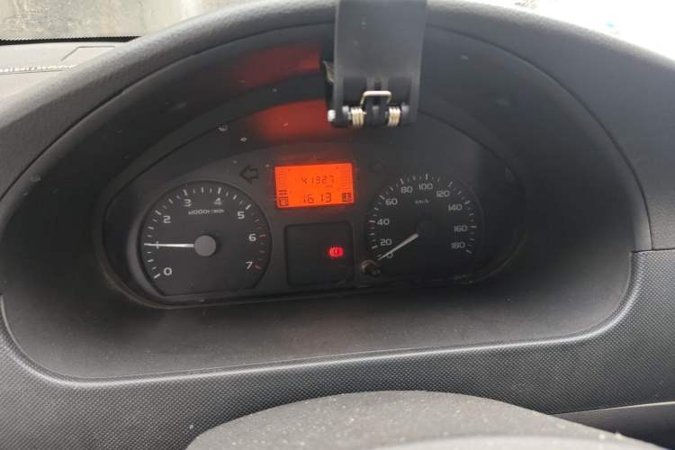 Used Wuling Rongguang 2012 1.5L Extended Basic Version Odometer Close Up