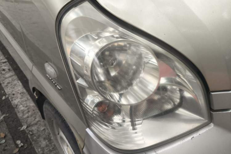 Used Wuling Rongguang 2012 1.5L Extended Basic Version Right Front Headlight