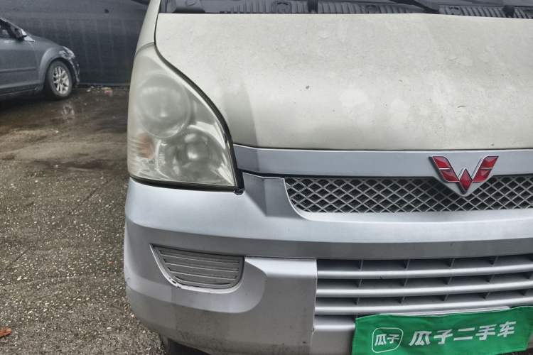 Used Wuling Rongguang 2012 1.5L Extended Basic Version Right Front Headlight
