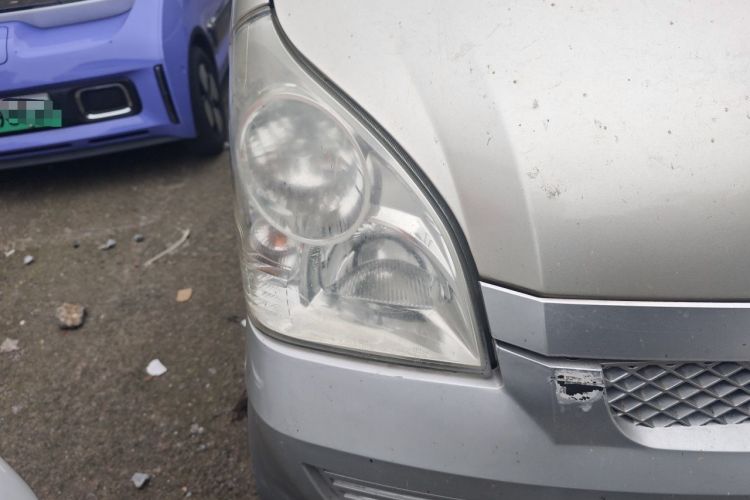 Used Wuling Rongguang 2012 1.5L Extended Basic Version Right Front Headlight