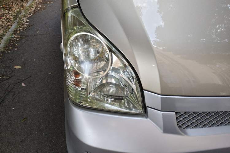 Used Wuling Rongguang 2012 1.5L Extended Basic Version Right Front Headlight