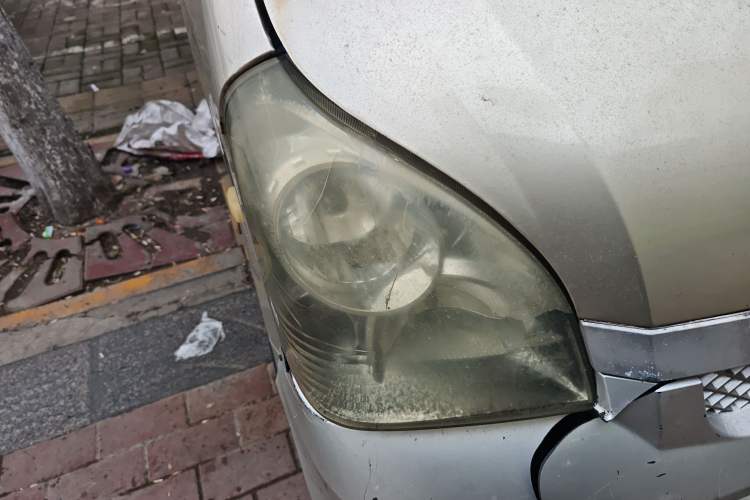 Used Wuling Rongguang 2012 1.5L Extended Basic Version Right Front Headlight