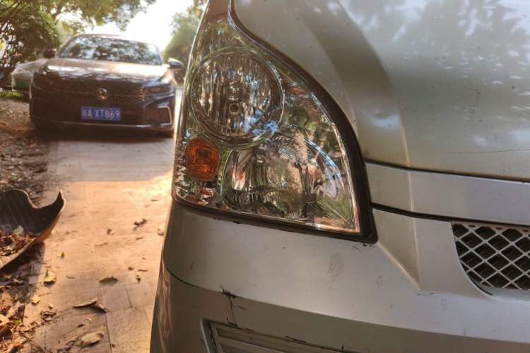 Used Wuling Rongguang 2012 1.5L Extended Basic Version Right Front Headlight