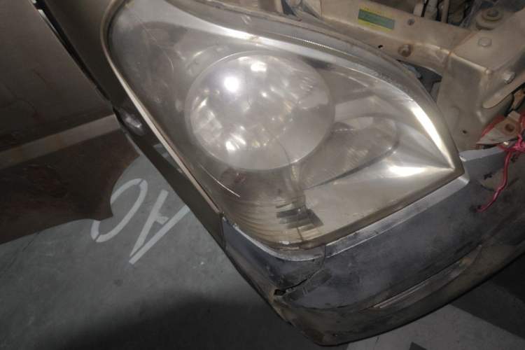 Used Wuling Rongguang 2012 1.5L Extended Basic Version Right Front Headlight