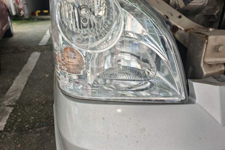Used Wuling Rongguang 2012 1.5L Extended Basic Version Right Front Headlight