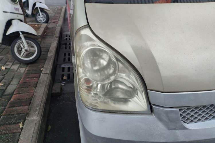 Used Wuling Rongguang 2012 1.5L Extended Basic Version Right Front Headlight