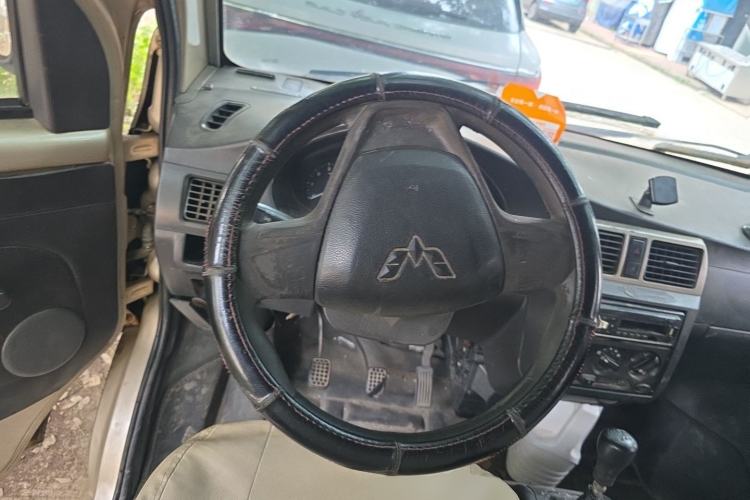Used Wuling Rongguang 2012 1.5L Extended Basic Version Steering Wheel