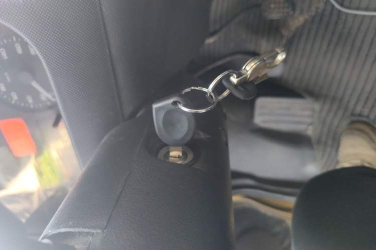 Used Wuling Rongguang 2012 1.2L Extended Basic Version LJY Vehicle Key