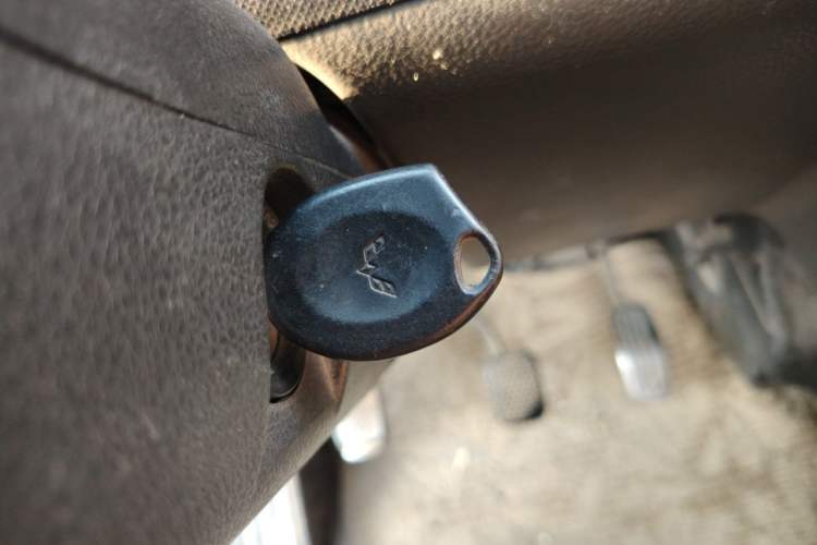 Used Wuling Rongguang 2012 1.2L Extended Basic Version LJY Vehicle Key