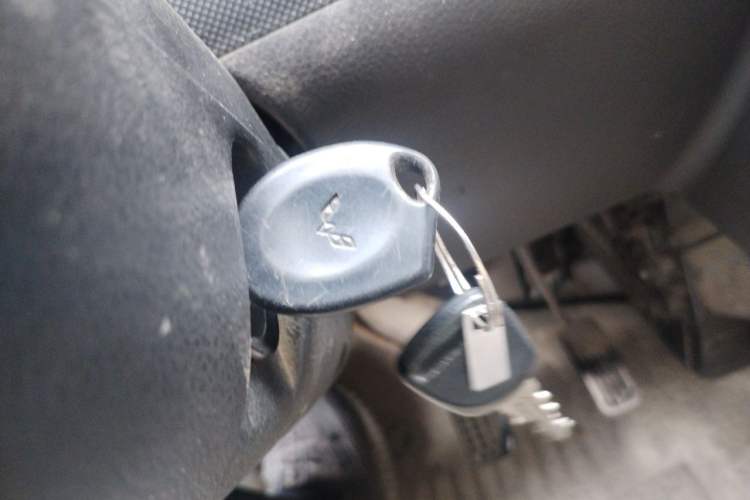 Used Wuling Rongguang 2012 1.2L Extended Basic Version LJY Vehicle Key