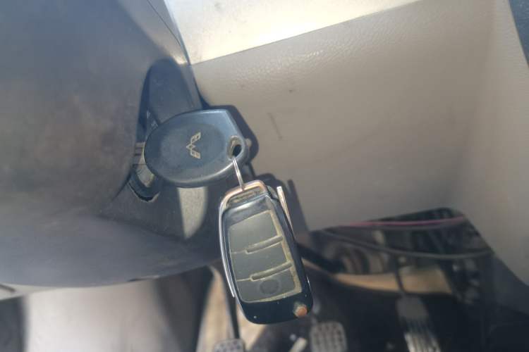 Used Wuling Rongguang 2012 1.2L Extended Standard Version LJY Vehicle Key