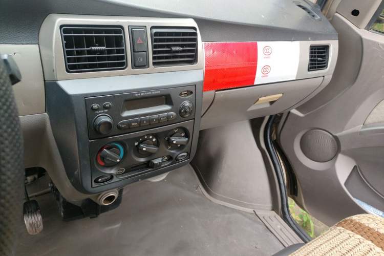 Used Wuling Rongguang 2014 1.2L S Base Model Audio And AC Panel