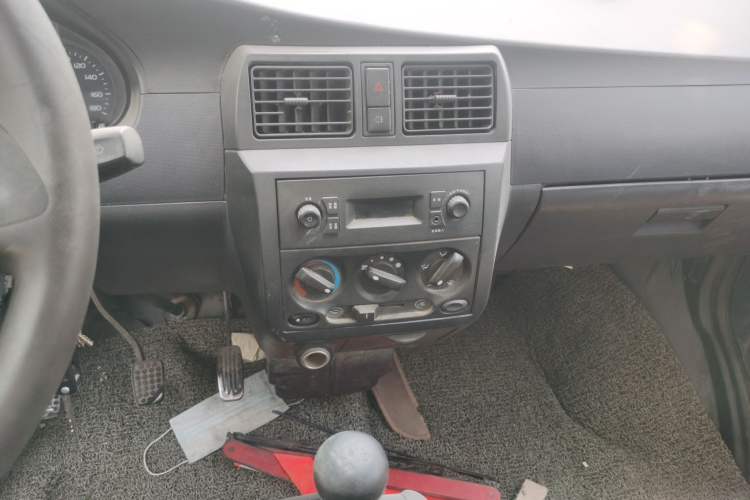 Used Wuling Rongguang 2014 1.2L S Base Model Audio And AC Panel