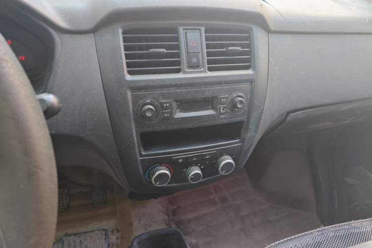 Used Wuling Rongguang 2014 1.2L S Base Model Audio And AC Panel