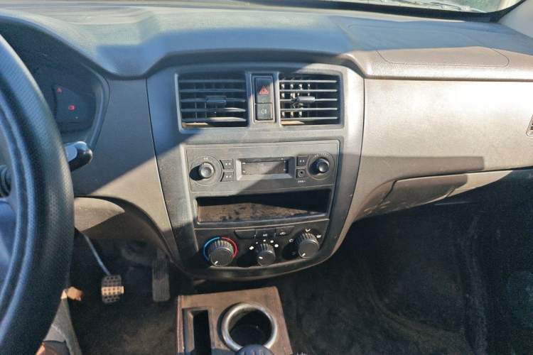 Used Wuling Rongguang 2014 1.2L S Standard Model Audio And AC Panel