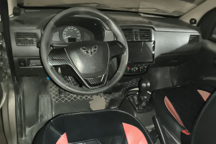 Used Wuling Rongguang 2014 1.2L S Base Model Center Console