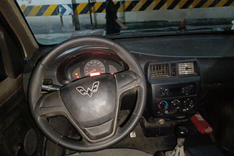 Used Wuling Rongguang 2014 1.2L S Base Model Center Console